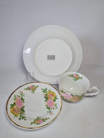 Im Stil von Retsch Wunsiedel Bavaria Фарфоровое чайное трио "Розы" в желто-розовых тонах, Германия, 1960-70гг.