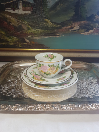 Im Stil von Retsch Wunsiedel Bavaria Фарфоровое чайное трио "Розы" в желто-розовых тонах, Германия, 1960-70гг.