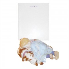 Meissen Meissen  'Figur bunt und gold staffiert' Kind auf Hund schlafend mit Zertifikat 18x16x8 cm Мейсен &quot;фигурка красочная и украшенная золотом&quot; ребенок спит на собаке с сертификатом 18x16x8 см