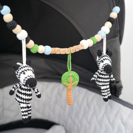 SindiBaba® Kinderwagenkette Zebra STRIPEY gehakelt mit Rasseln Коляска-цепочка зебра ПОЛОСКА связана крючком с погремушками