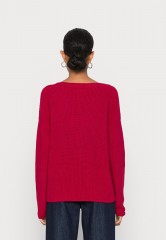 Tommy Hilfiger HAYANA CABLE V NECK SWEATER Jumper royal berry СВИТЕР HAYANA CABLE с V-образным вырезом Джемперы королевская ягода