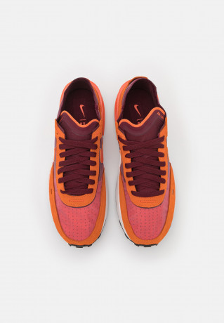 Nike Sportswear WAFFLE ONE Sneaker low dark beetroot/orange/sport spice/black/summit white WAFFLE ONE кроссовки женские низкие темная свекла/оранжевый/спортивные специи/черный/саммит белый