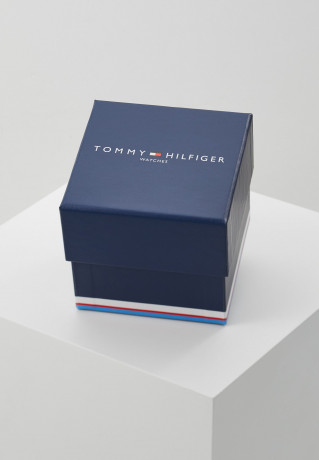 Tommy Hilfiger DRESSED UP Watch gold-coloured ОДЕЯЛАСЬ Смотреть золотого цвета