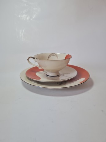 Bareuther Чайное трио с красным абстрактным рисунком и позолотой, ручная роспись, Германия, 1960-70гг.