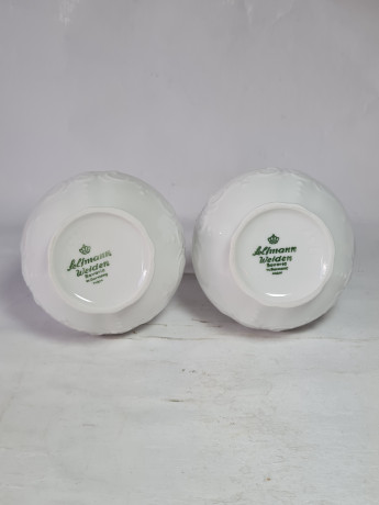 Вазы винтажные Seltmann Weiden с объемным декором и золотой каймой, фарфор, 2 шт.,10 x 8,5 см, Германия, 1960-70гг.