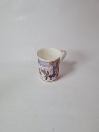 Fine Bone China Чашка с ручкой "Торговая площадь в канун Рождества", 10см х 11,5см, 1960-70гг. 