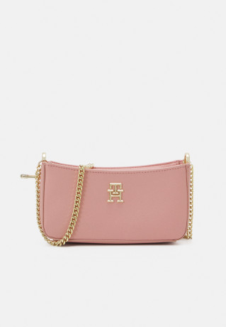 Tommy Hilfiger TIMELESS CHAIN CROSSOVER Across body bag soothing pink TIMELESS CHAIN ??CROSSOVER Сумка через плечо успокаивающий розовый