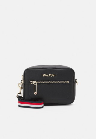 Tommy Hilfiger ICONIC CAMERA Across body bag black ICONIC CAMERA Сумка через плечо черный