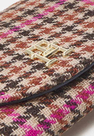 Tommy Hilfiger LIFE WALLET Wallet beige ЖИЗНЬ КОШЕЛЕК Кошелек бежевый