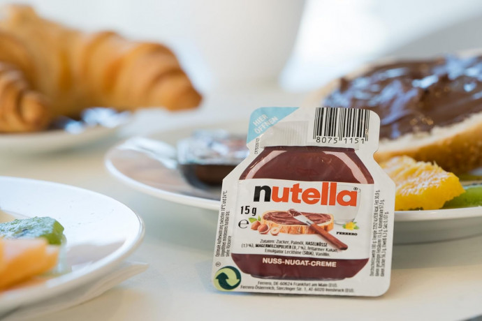 Ferrero Nutella Brotaufstrich 15g x 120 Stk, Паста шоколадная порционная для кафе и дома (Германия), 120 шт по 15 г, индивидуальная упаковка, удобный формат без перерасхода, с фундуком и какао, кремовая текстура, шоколадно-ореховый вкус