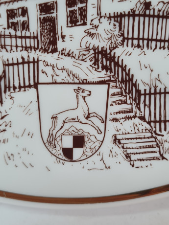 Декоративная тарелка винтажная Wundsiedel Bavaria, белый фарфор с изображением г. Тирштайна  в коричневых тонах, 25 x 3,5, Германия, 1960-70гг.