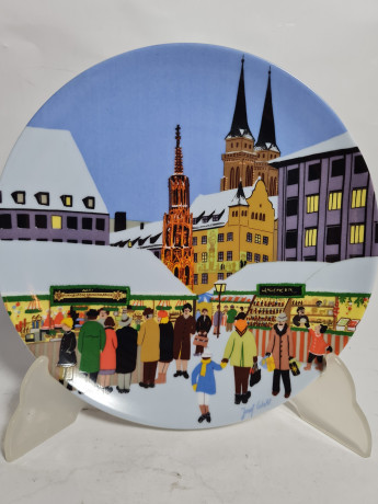 Тарелка декоративная винтажная Royal Tettau Bavaria "Рождественская ярмарка в Нюрнберге", фарфор, 19.5 см, Германия, 1970-80гг.