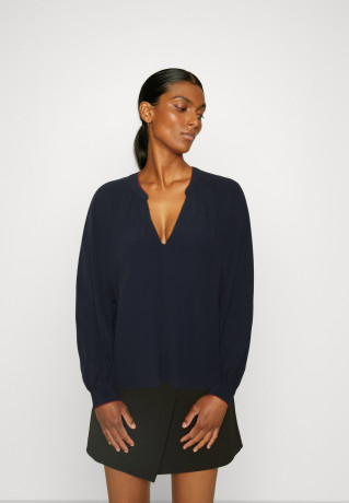 Tommy Hilfiger SOLID RAGLAN BLOUSE Long sleeved top desert sky БЛУЗКА ИЗ ОДНОГО РЕГЛАНА Топ с длинными рукавами небо пустыни