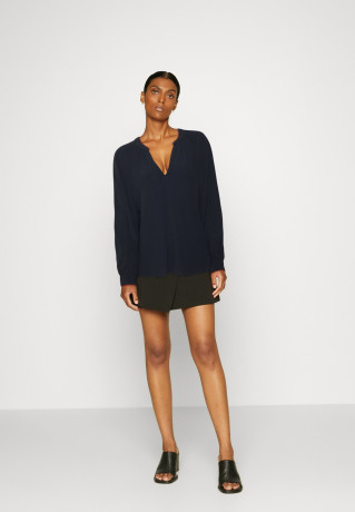 Tommy Hilfiger SOLID RAGLAN BLOUSE Long sleeved top desert sky БЛУЗКА ИЗ ОДНОГО РЕГЛАНА Топ с длинными рукавами небо пустыни