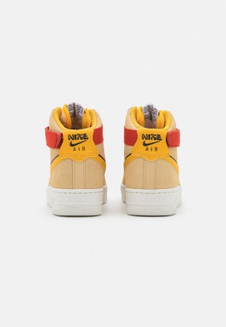Nike Sportswear WMNS AIR FORCE 1 HI SE Sneaker high sesame/yellow ochre/sail/off noir/cinnabar/white WMNS AIR FORCE 1 HI SE Высокие кроссовки женские кунжут/желтая охра/парус/off noir/киноварь/белый