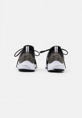 Nike Sportswear AIR PRESTO UNISEX Sneaker low black/white AIR PRESTO UNISEX Низкие кроссовки женские черно-белый
