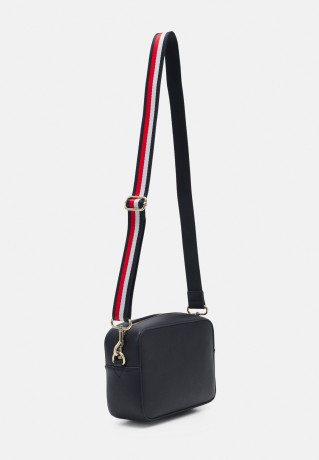 Tommy Hilfiger ICONIC CAMERA Across body bag desert sky ICONIC CAMERA Сумка через плечо небо пустыни