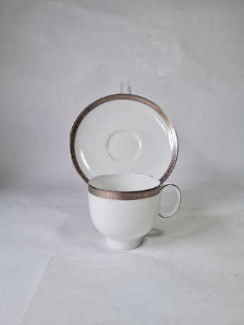 Чайная пара винтажная Heinrich, белый фарфор с серебряным узором, Германия, 1960-1970гг.