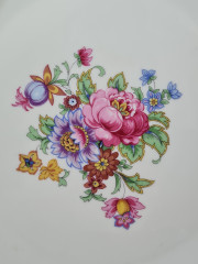 Тарелка с разноцветным цветочным рисунком и позолоченным узором, 29 x 4 см, Германия, 1960-70гг.