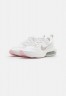 Nike Sportswear AIR MAX VERONA Sneaker low summit white/light orewood brown/fossil/light arctic pink/metallic summit white AIR MAX VERONA Низкие кроссовки женские вершина белого/светло-коричневый рудный лес/ископаемый/светло-арктический розовый/металлик в