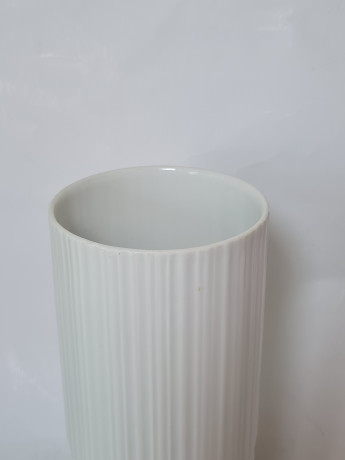 Ваза винтажная Edelstein Bavaria, белый фарфор с фактурным узором, 22 x 8,5 см, Германия, 1960-70гг.