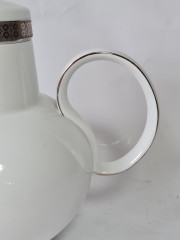 Чайник винтажный H&G Selb / Heinrich, белый фарфор с серебряным узором, 23 x 23 см, Германия, 1960-1970гг.