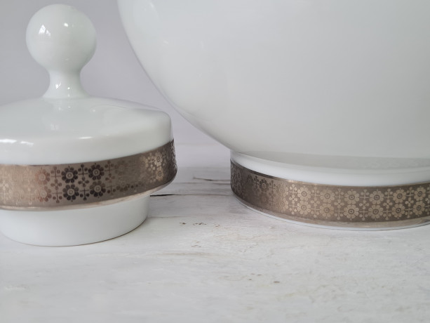 Чайник винтажный H&G Selb / Heinrich, белый фарфор с серебряным узором, 23 x 23 см, Германия, 1960-1970гг.