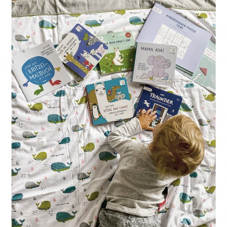 Mama Poppins Germany Premium Krabbeldecke mit Schriftzugen 120x120 cm Игровой коврик премиум-класса с надписью 120x120 см