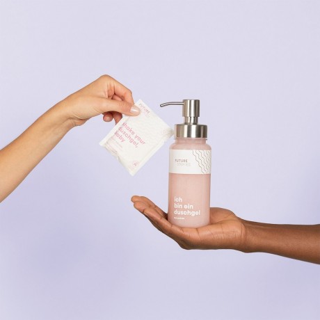 FUTURE STORIES Vorteilskit 3er Set Duschgel Pulver Kokos & Tonka inkl. Pumpspender  Набор Advantage Kit из 3 гелей для душа в виде порошка кокоса и бобов тонка, включая дозатор с помпой