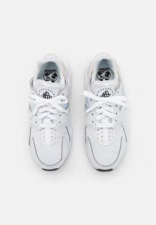 Nike Sportswear W AIR HUARACHE STYLE Sneaker low pure platinum/football grey/barely green/white/dark smoke grey W AIR HUARACHE STYLE Низкие кроссовки женские чистая платина/серый футбольный мяч/зеленоватый/белый/темно-дымчатый серый