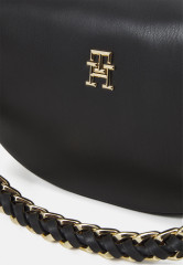 Tommy Hilfiger HALF MOON CROSSOVER Across body bag black HALF MOON CROSSOVER Сумка через плечо черный