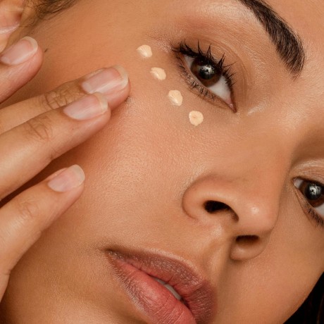 Honest Beauty Honestly Bright Eyes Tinted Eye Cream Sandstone Оттеночный крем для кожи вокруг глаз Честно Bright Eyes