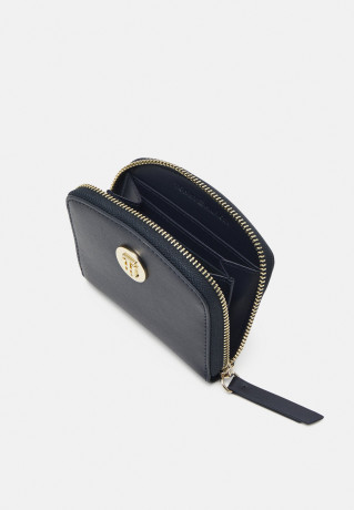 Tommy Hilfiger CHIC WALLET AND CHARM SET Keyring space blue НАБОР ШИКАРНЫЙ КОШЕЛЕК И ШАРМ Кольцо для ключей космический синий