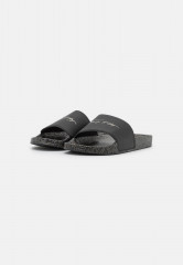 Tommy Hilfiger METALLIC POOL SLIDE Mules black МЕТАЛЛИЧЕСКАЯ ГОРКА ДЛЯ БАССЕЙНА Мюли черный