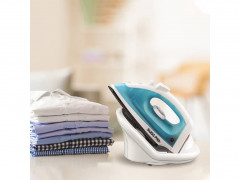 SWISS PRO+ SWISS PRO+ Dampfbugeleisen Leistungsstarkes Dampfbugeleisen Schnellaufheizung, Vertikaldampf, 1600,00 W Blau Паровой утюг SWISS PRO+ мощный паровой утюг быстрого нагрева, вертикальное отпаривание, 1600,00 Вт