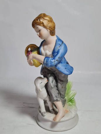 Статуэтка винтажная Marks & Rosenfeld "Мальчик с овечкой", фарфор, 19 см, Германия, 1960-70гг.