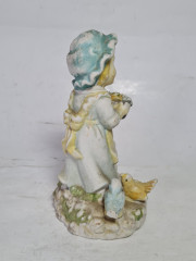Статуэтка винтажная Im Stil Furstenberg &quot;Девочка с корзиной фруктов и птичками&quot;, фарфор, 13 см, Германия, 1960-70гг.
