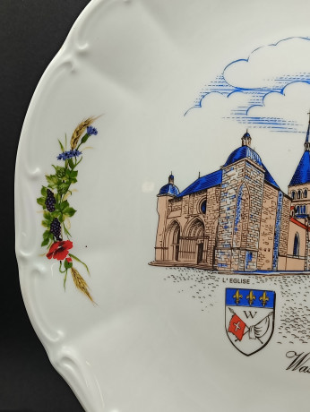 Тарелка декоративная винтажная Sarreguemines / Anne Ehret Ranrupt "Васси", сувенирная, фарфор, 26 см, Франция, 1960-70гг.