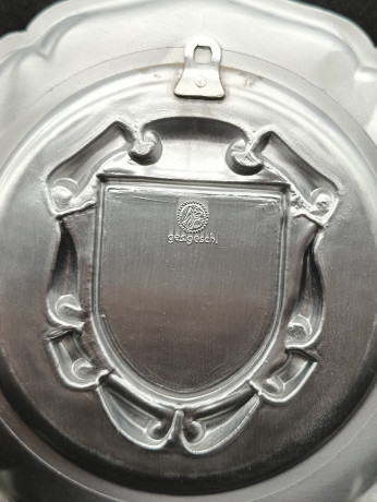 Тарелка декоративная винтажная "Герб города Вагхойзель" / Серия "Геральдика", яркий декор, олово (95%), 23 см, Германия, 1970-80гг.