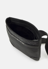 Tommy Hilfiger CENTRAL MINI CROSSOVER UNISEX Across body bag black CENTRAL MINI CROSSOVER UNISEX Сумка через плечо черный