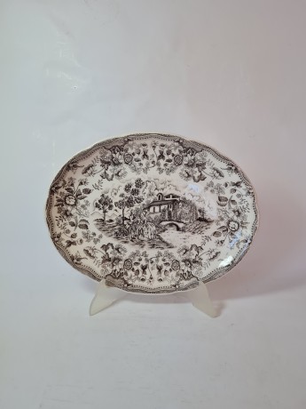 Ironstone Винтажное овальное блюдо в бело-черных тонах "Пейзаж", 32см х 25см, Англия, 1970-80гг.