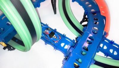 Amewi RC Magic Traxx Glow 113-tlg. mit 2 Fahrzeugen RC Magic Traxx Glow 113 шт. с 2 автомобилями