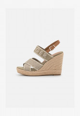 Tommy Hilfiger HIGH WEDGE  Wedge sandals woodridge HIGH WEDGE Сандалии на танкетке Вудридж