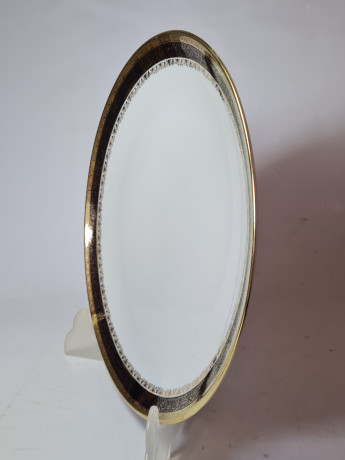 Neuerer Qualitatporzellan Bavaria Белая фарфоровая тарелка с золотым декором и темно-синей окантовкой, 26,5 x 3 см, Германия, 1960-70гг.