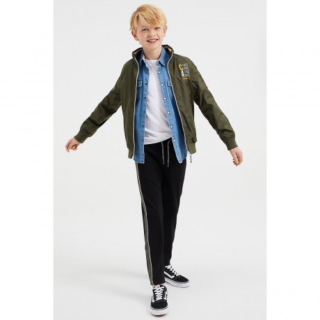 WE Fashion Jongens windjacket met tapedetail Outdoorjacken fur Jungen Ветровка Jongens с тесьмой Уличные куртки для мальчиков