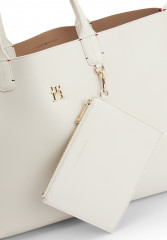 Tommy Hilfiger ICONIC TOMMY SOLID Tote bag feather white ICONIC TOMMY SOLID Сумка-тоут перо белое