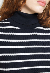 Tommy Hilfiger CABLE ROLL SWEATER Jumper blue/off white СВИТЕР CABLE ROLL Джемперы синий/белый