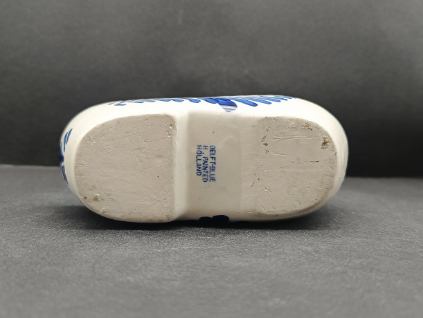 Статуэтка винтажная Delft Blue "Башмачок с мельницей", ручная роспись, фарфор, 14 х 7 см, Голландия, 1960-70гг.