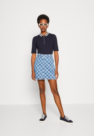 Tommy Hilfiger SLIM COLLAR ZIP Polo shirt desert sky SLIM COLLAR ZIP Рубашка поло небо пустыни