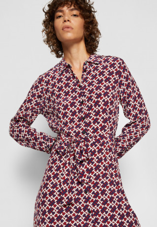 Tommy Hilfiger VIS MONOGRAM MIDI SHIRT DRESS LS Day dress amd rouge / monogram rwb ПЛАТЬЕ-РУБАШКА МИДИ С МОНОГРАММОЙ VIS LS Повседневное платье amd румяна / монограмма rwb
